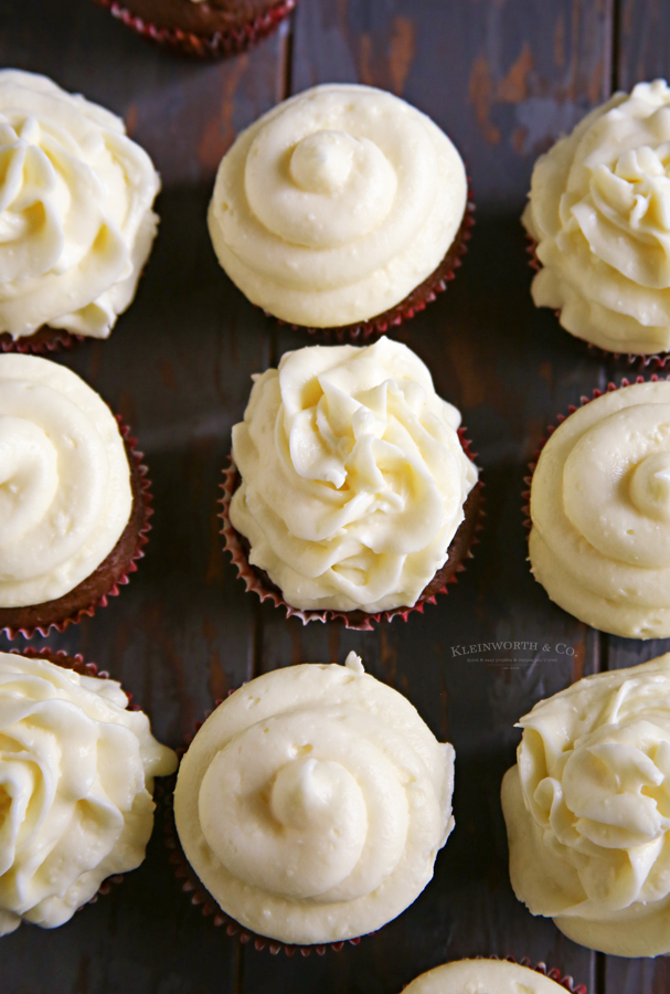 birthday cake with cream cheese