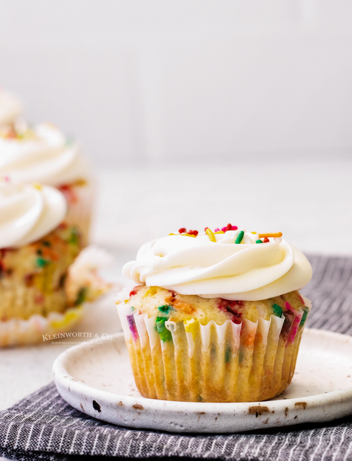 easy funfetti cupcakes