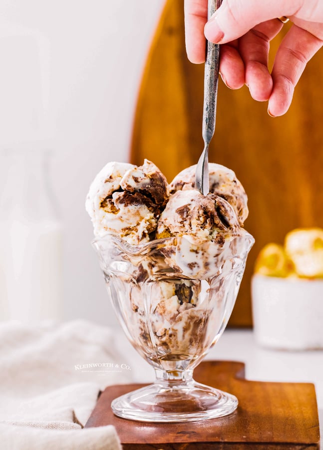 no-churn Moose Tracks Ice Cream