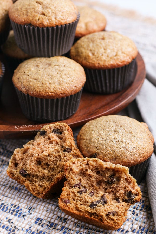 healthy applesauce muffins