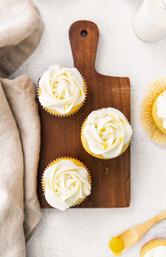 birthday lemon cupcakes