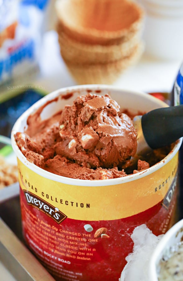 Hershey's New Sundae Creations Will Turn Any Bowl of Ice Cream Into a  Masterpiece