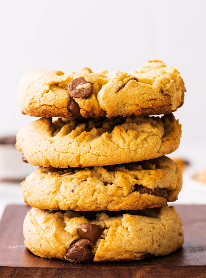 thick and chewy peanut butter cookies