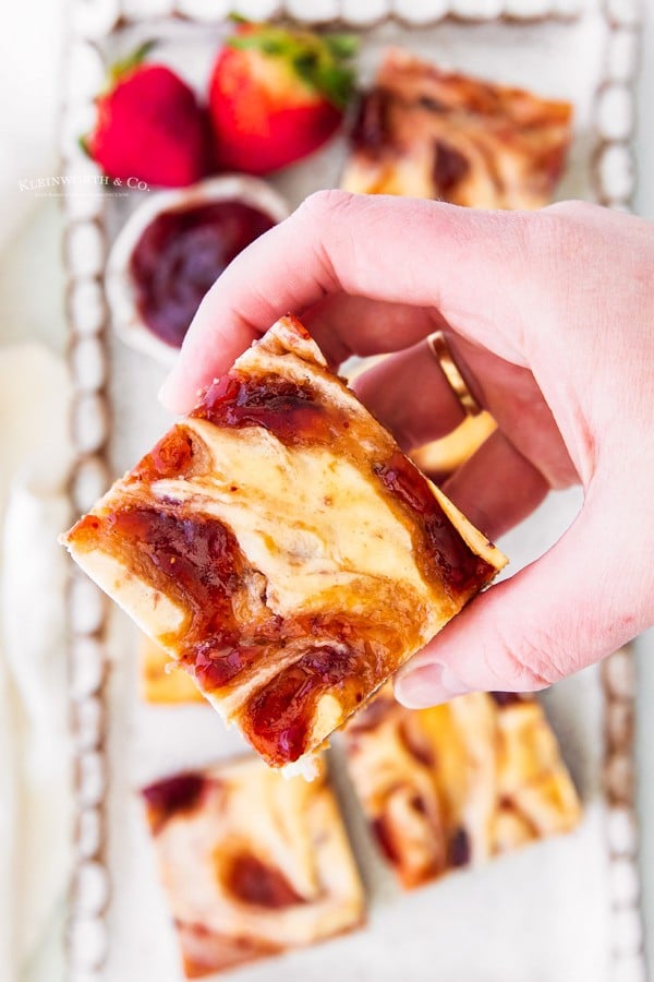 the best Strawberry Cheesecake Bars