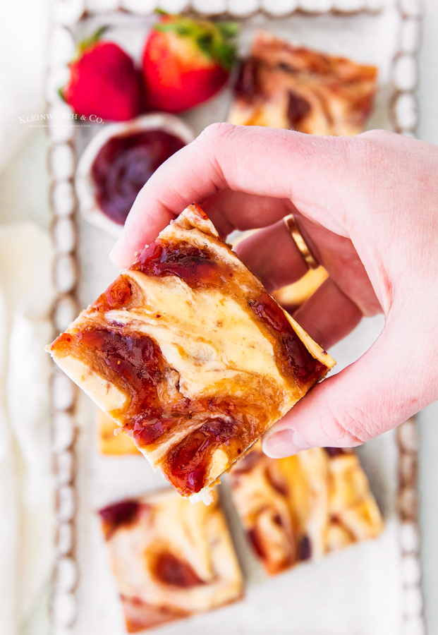 the best Strawberry Cheesecake Bars