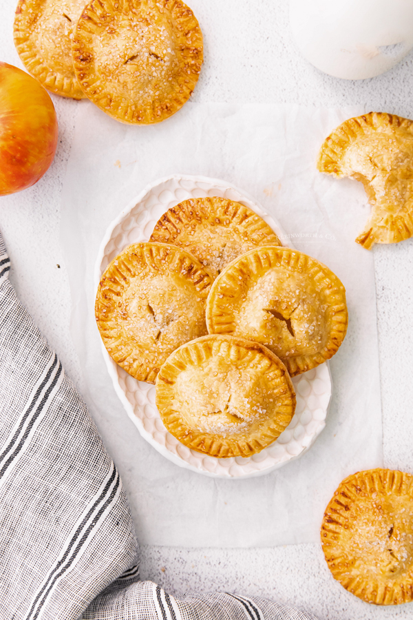 apple cinnamon pies