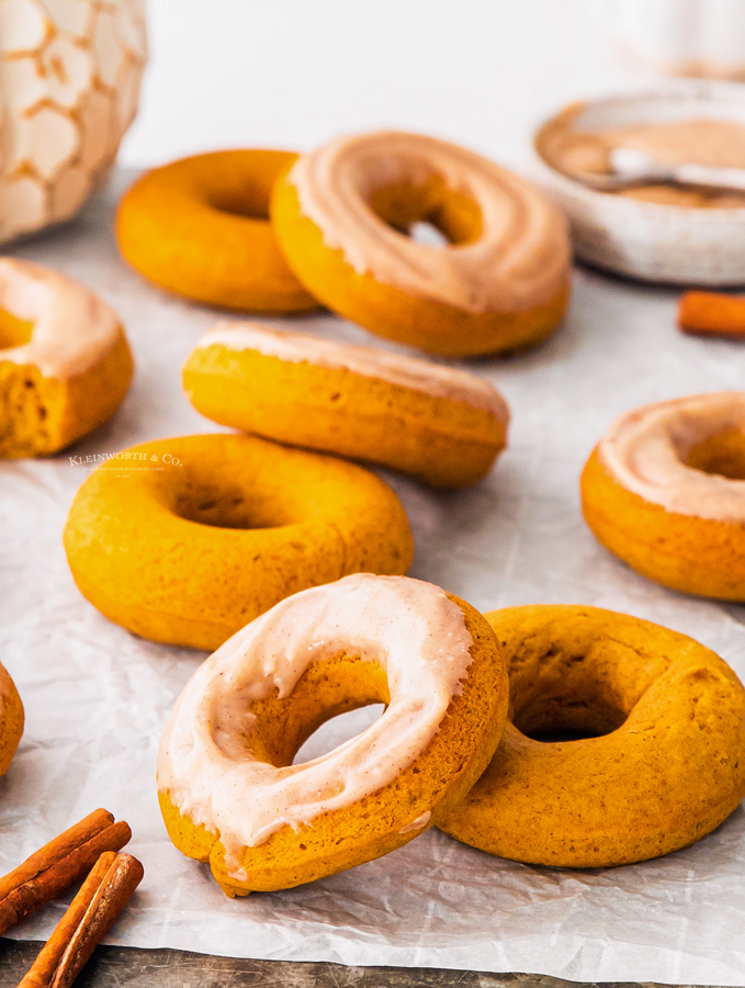 fall pumpkin donuts