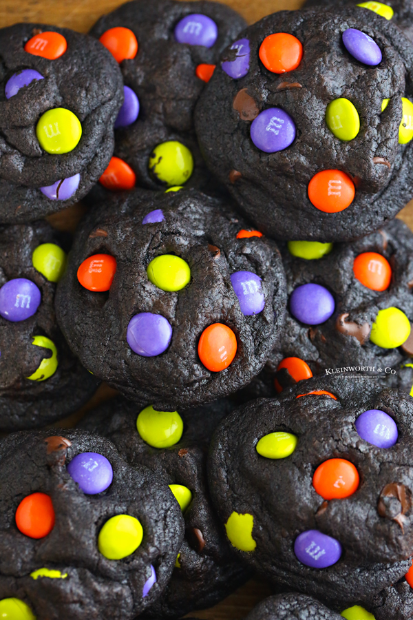 recipe for black Halloween chocolate cookies