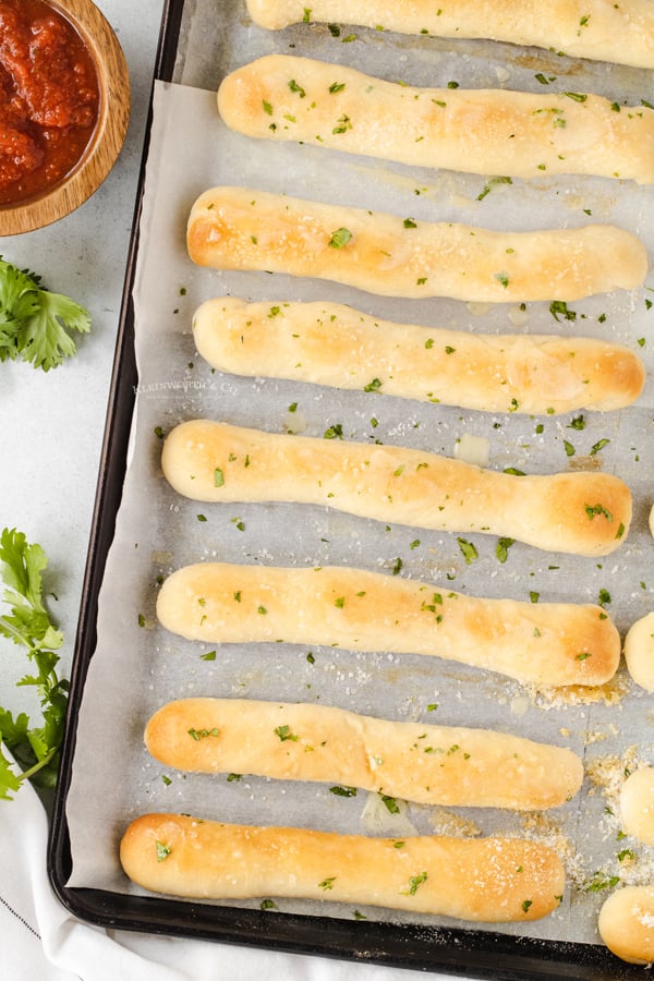 the best copycat breadsticks