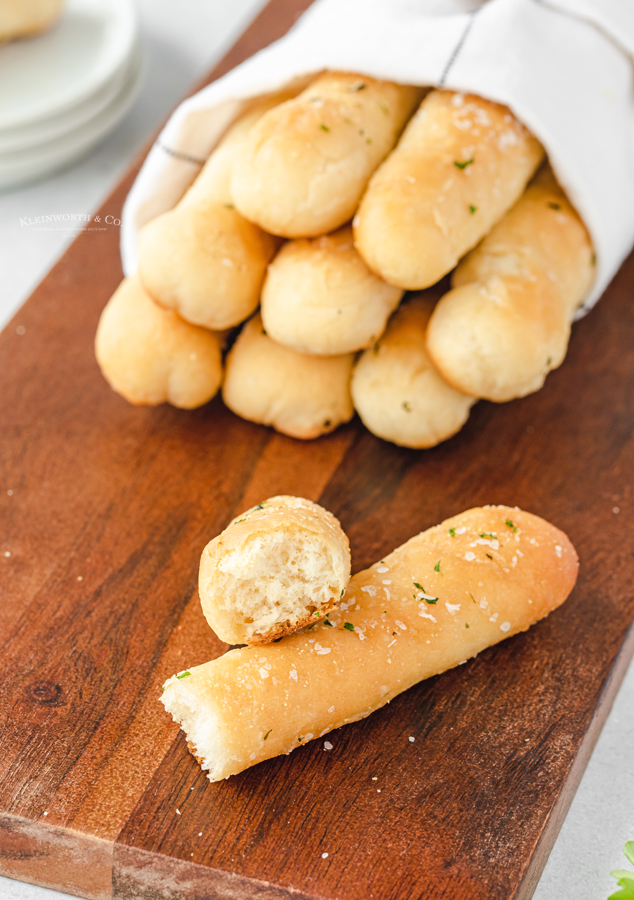 breadsticks recipe - copycat