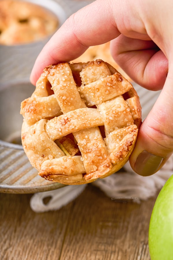 individual apple pies