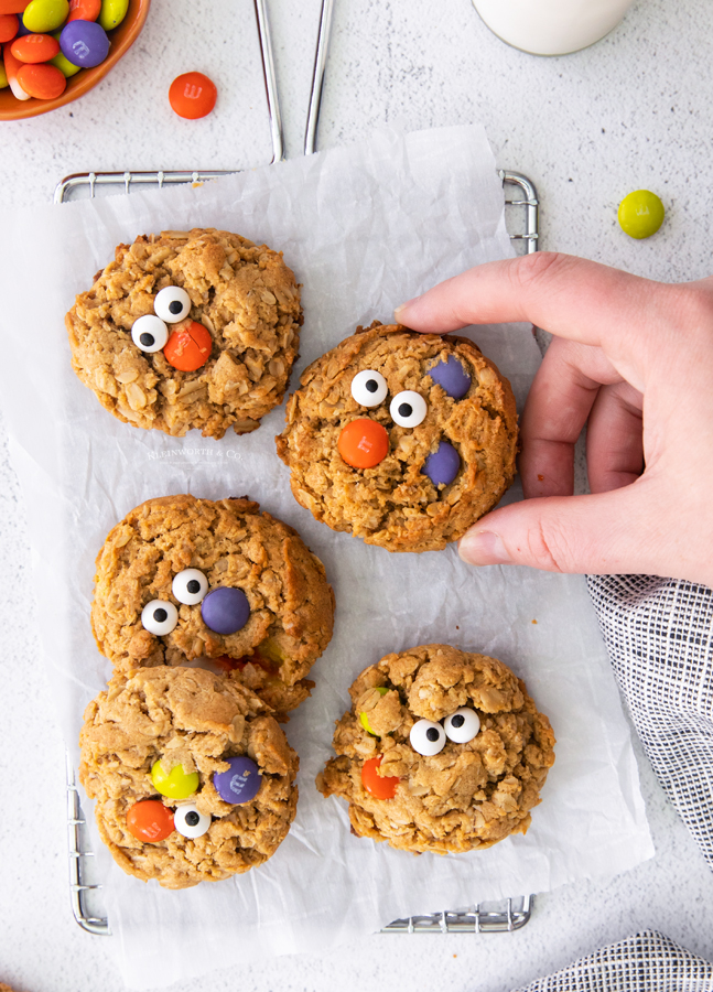 halloween cookies with faces