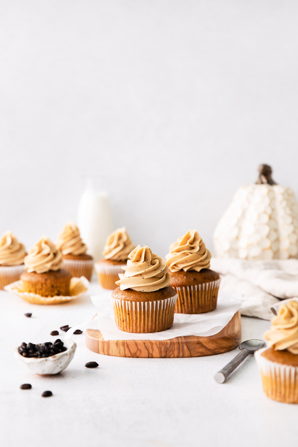 fall cupcakes with pumpkin