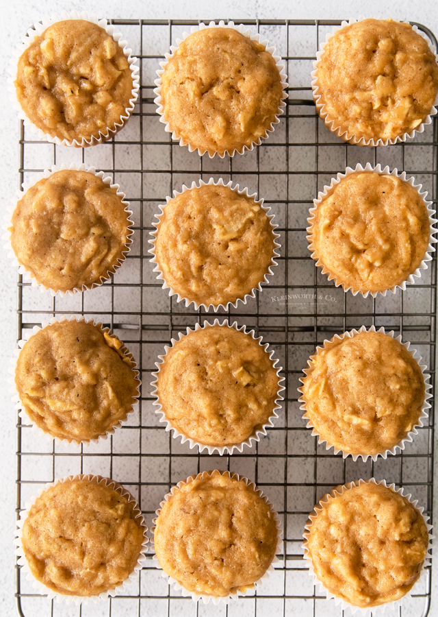 Baked Cupcakes with Caramel and Apples