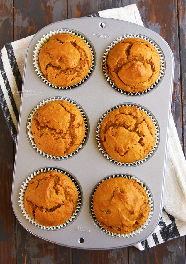 baked pumpkin muffins