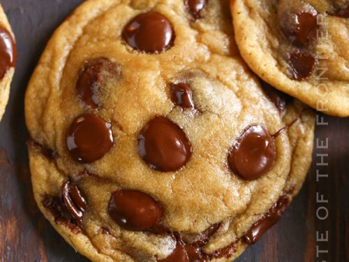 https://www.kleinworthco.com/wp-content/uploads/2021/11/Best-Chocolate-Chip-Cookie-Recipe-900-500x375.jpg