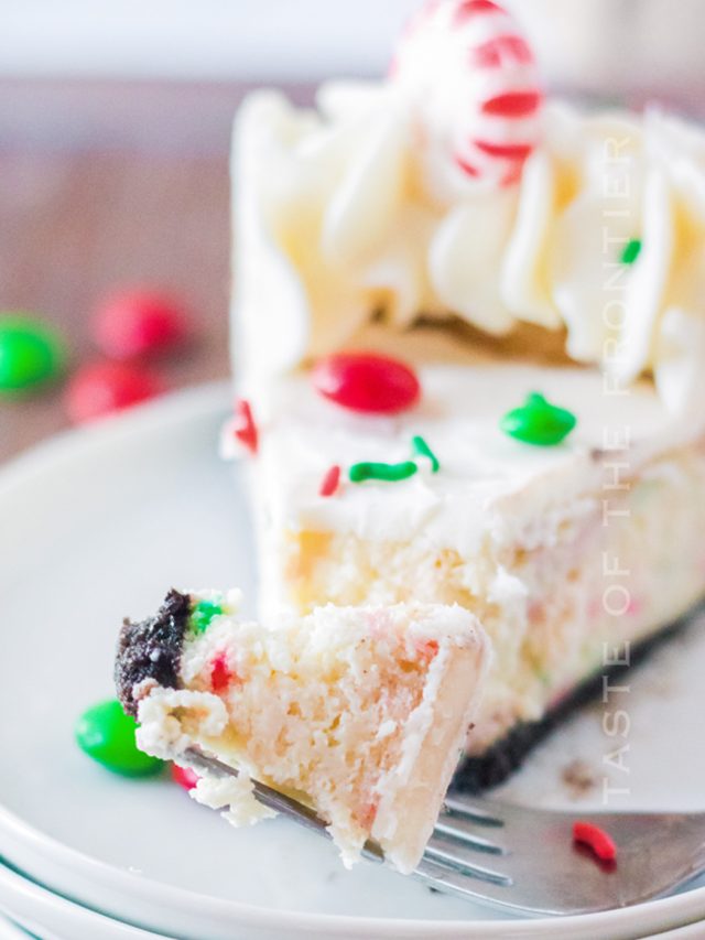 Christmas Peppermint Cheesecake with Oreo Crust