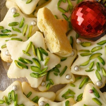 buttery cookies with white chocolate