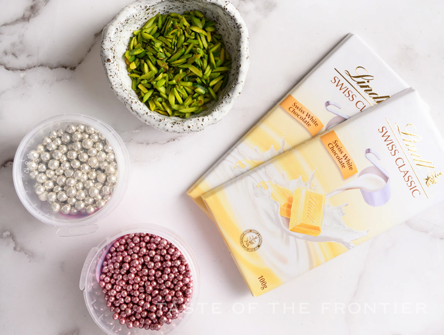 ingredients for decorating Pistachio Cookies