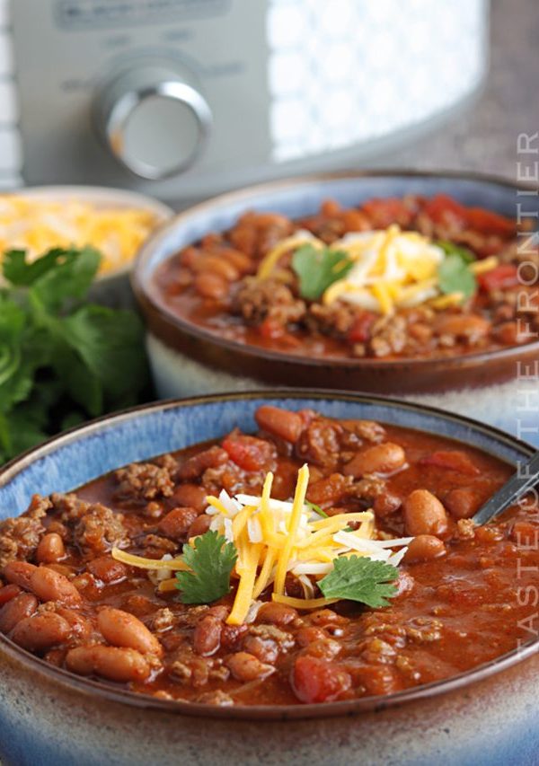 chili with toppings