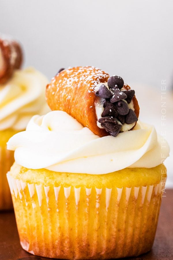 Cannoli Cupcakes