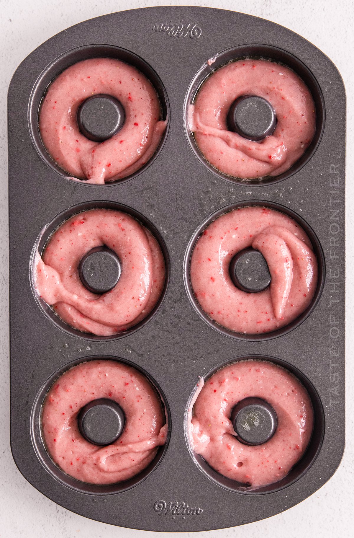 baking donuts in pan