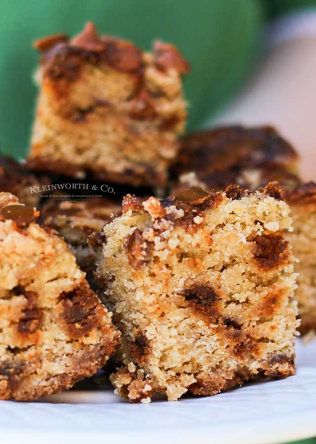 Best fall dessert - Cinnamon Chip Pumpkin Blondies