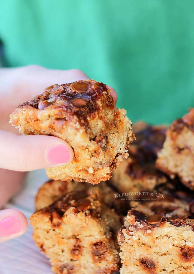 how to make Pumpkin Blondies