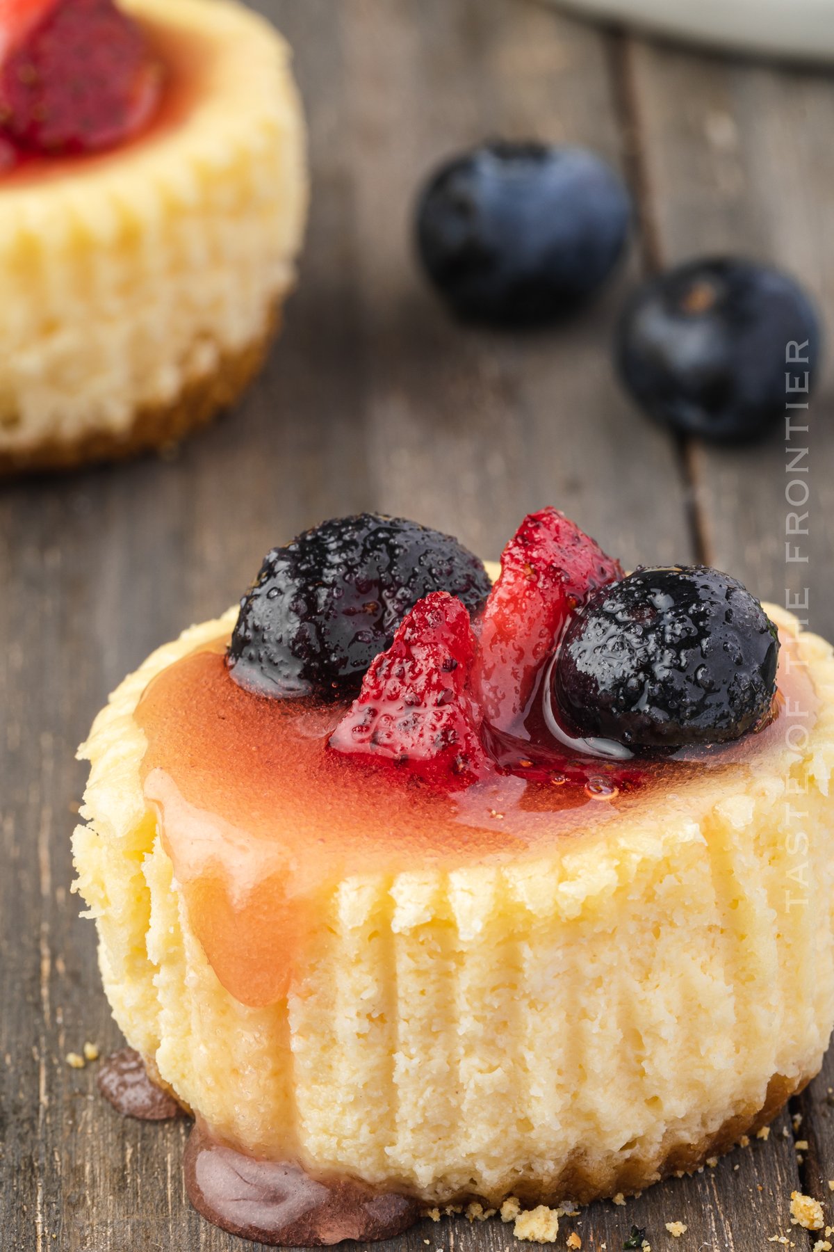 Mini-Cheesecakes with macerated berries