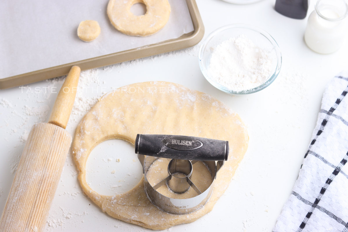 how to make Old Fashioned Sour Cream Donuts