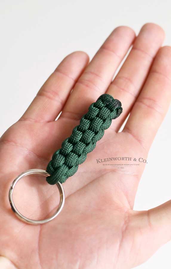how to make a paracord keychain