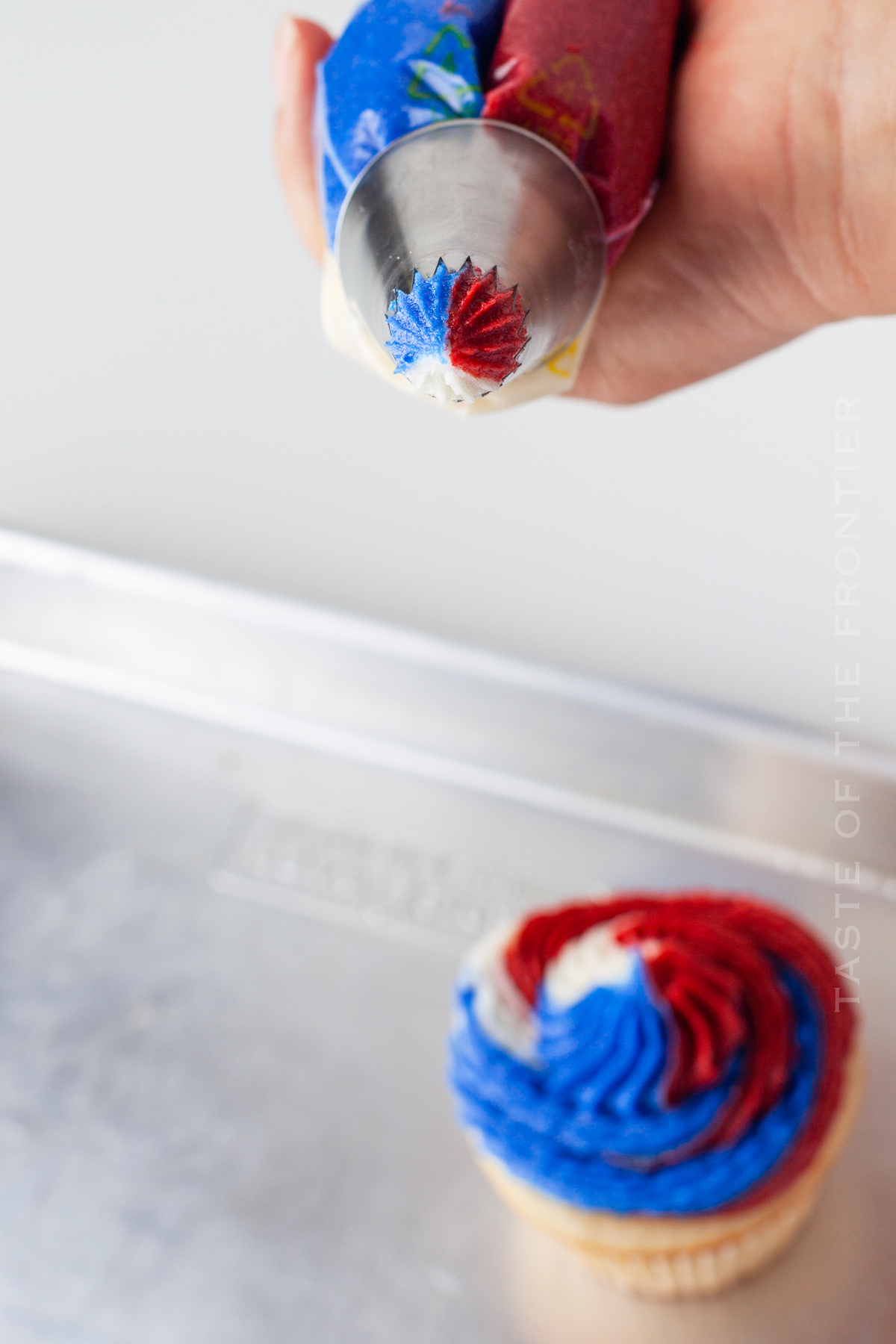 Piping Swirled Frosting Colors