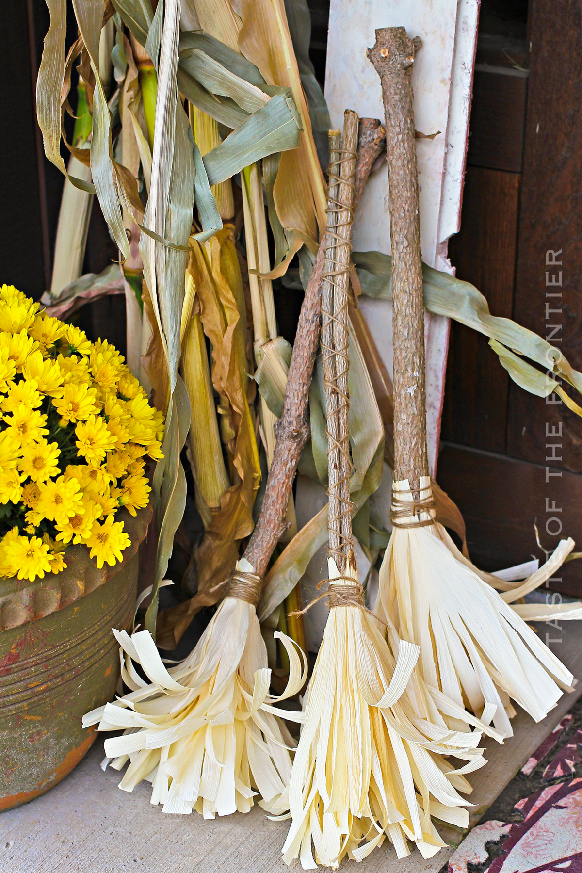 Corn Husk Crafts for the Porch
