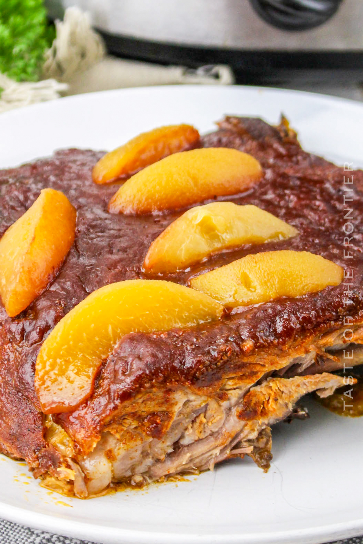 https://www.kleinworthco.com/wp-content/uploads/2022/06/Crockpot-Slow-Cooker-Peach-Barbecue-Ribs-1200.jpg