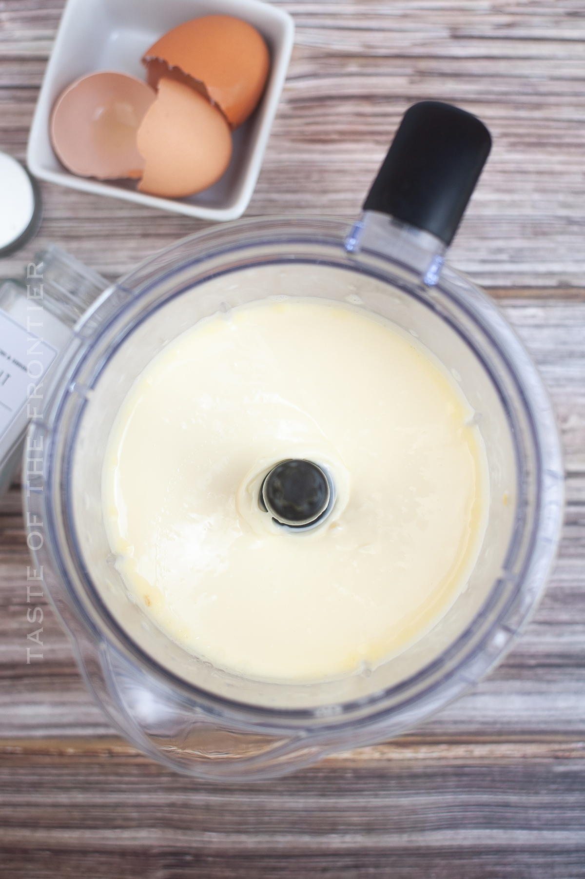 blending homemade mayo