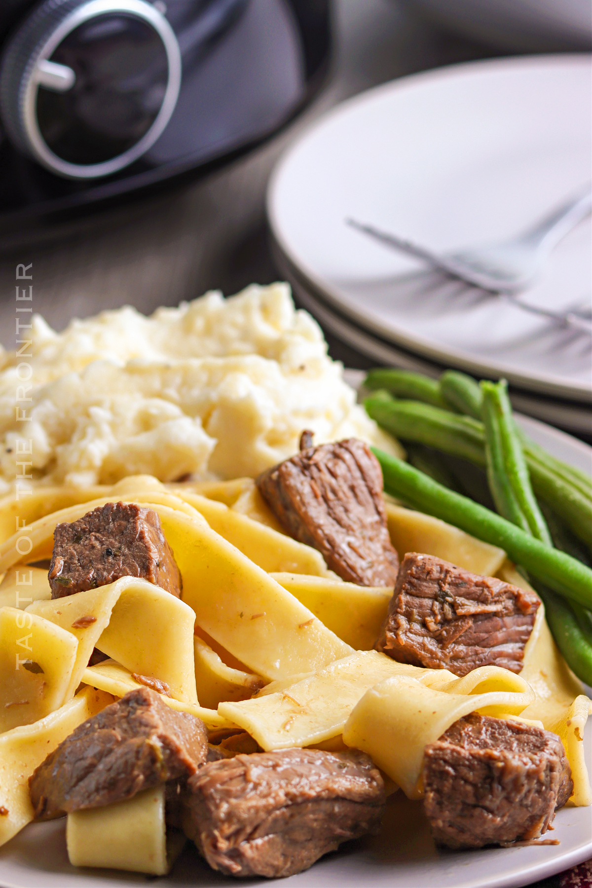 Slow Cooker Beef and Noodles