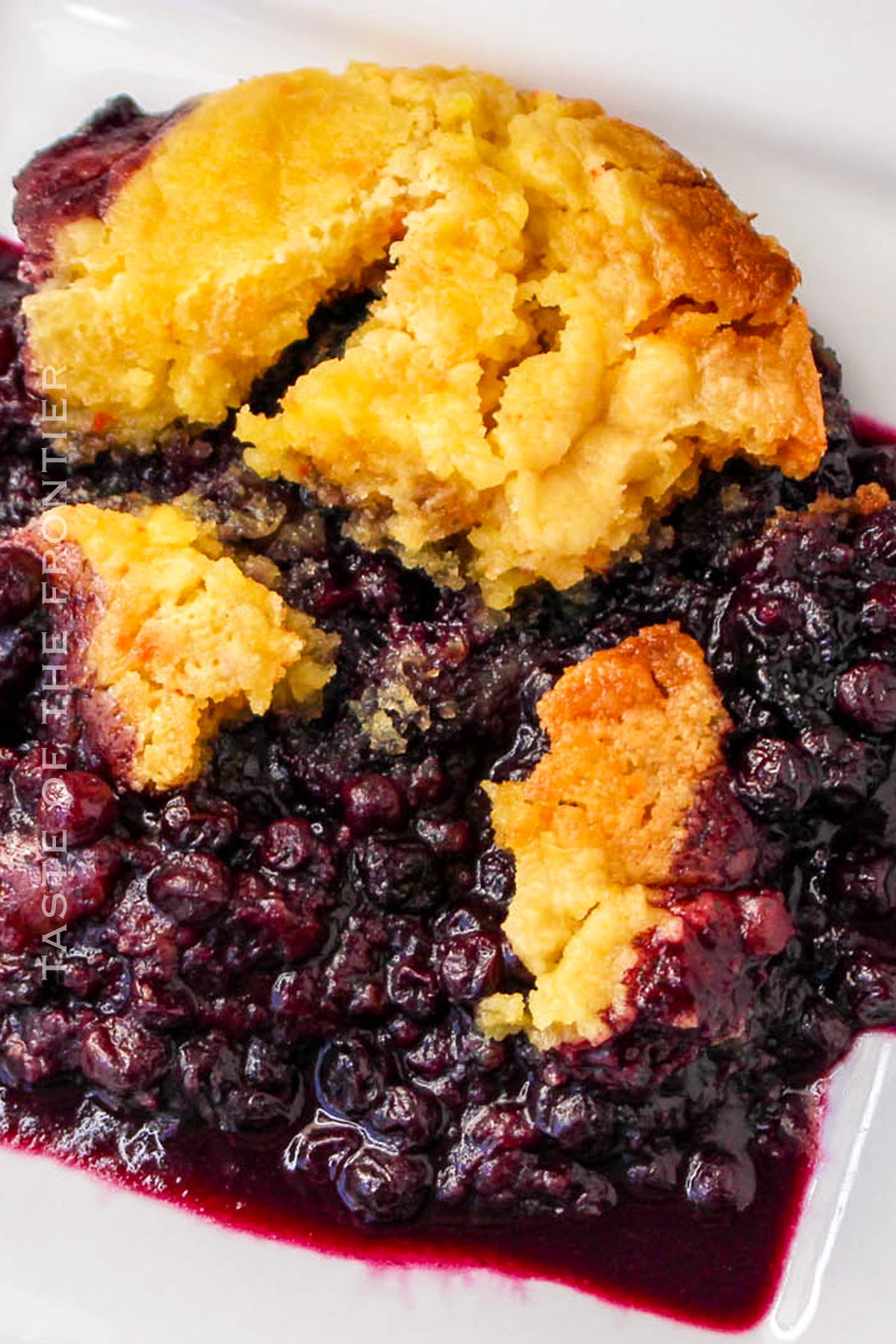 Crockpot Blueberry Cobbler