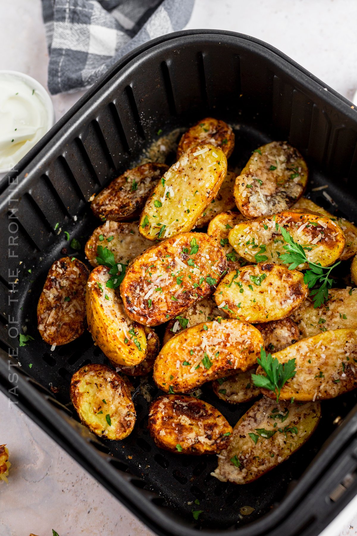 Recipe for Air Fryer Parmesan Roasted Potatoes