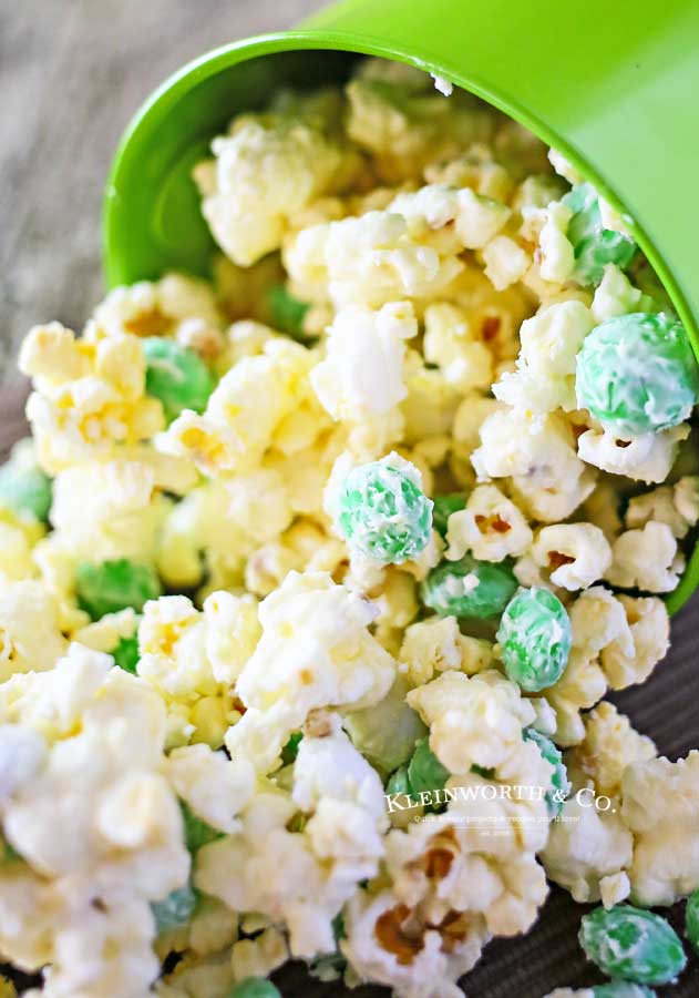 mint white chocolate popcorn