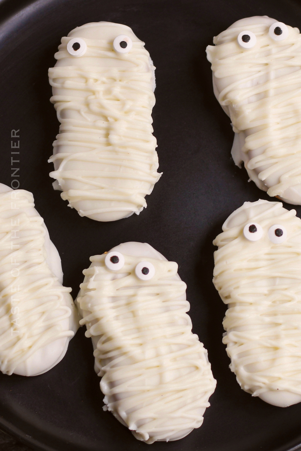 Mummy Cookies for Halloween