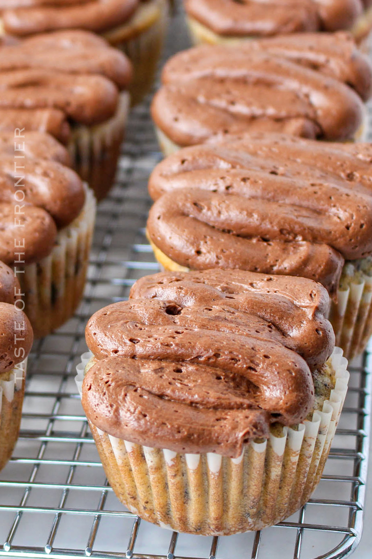 oreo cupcakes with chocolate frosting