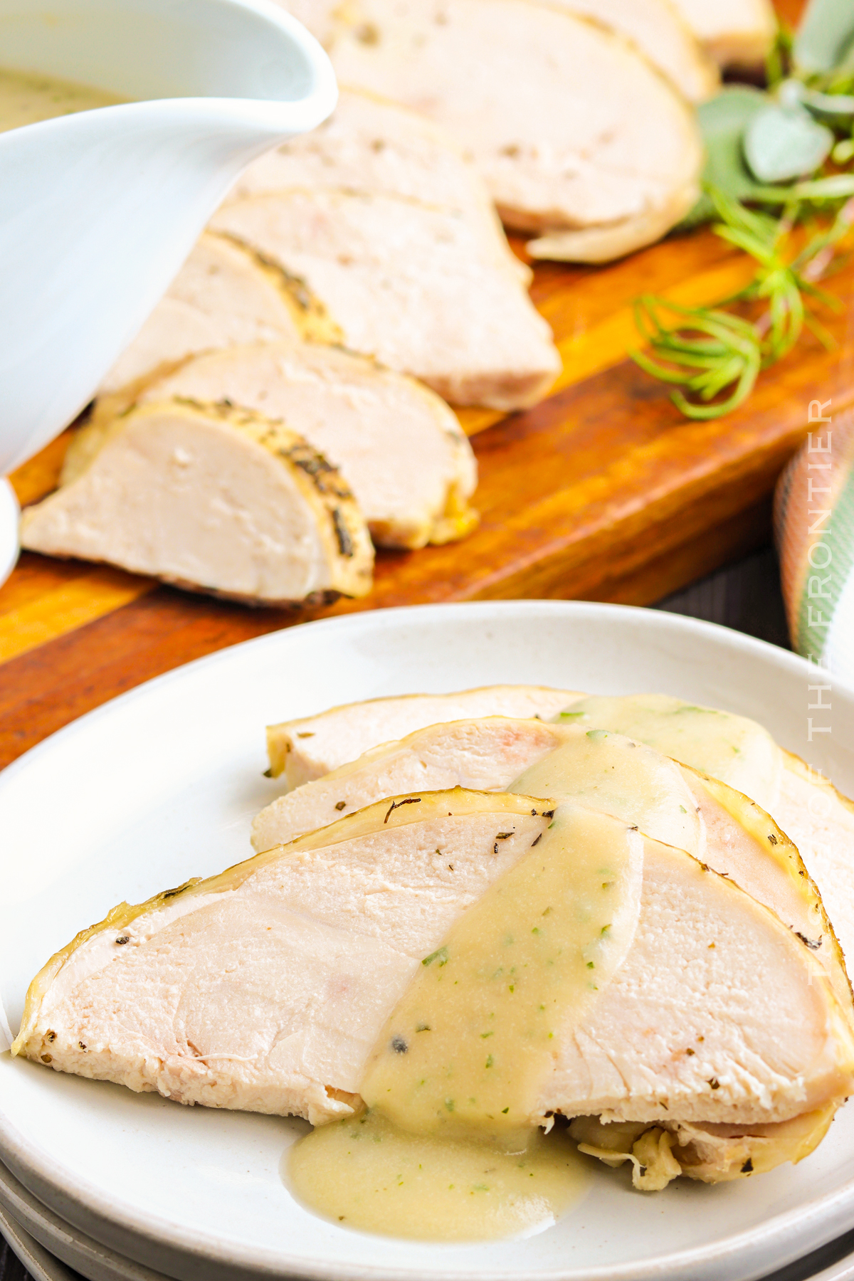 gravy on sliced turkey