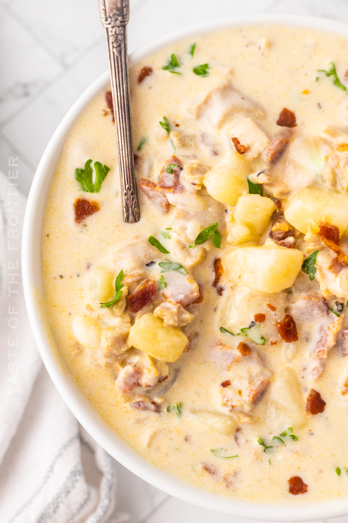 New England Creamy Clam Chowder – The Comfort of Cooking