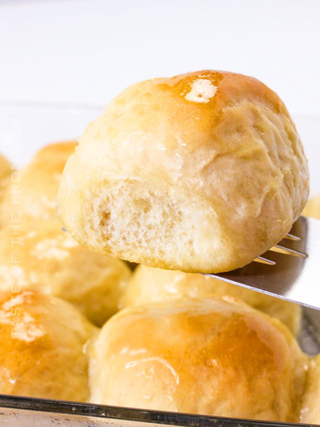 Easy No Knead Yeast Dinner Rolls Recipe - Yummi Haus