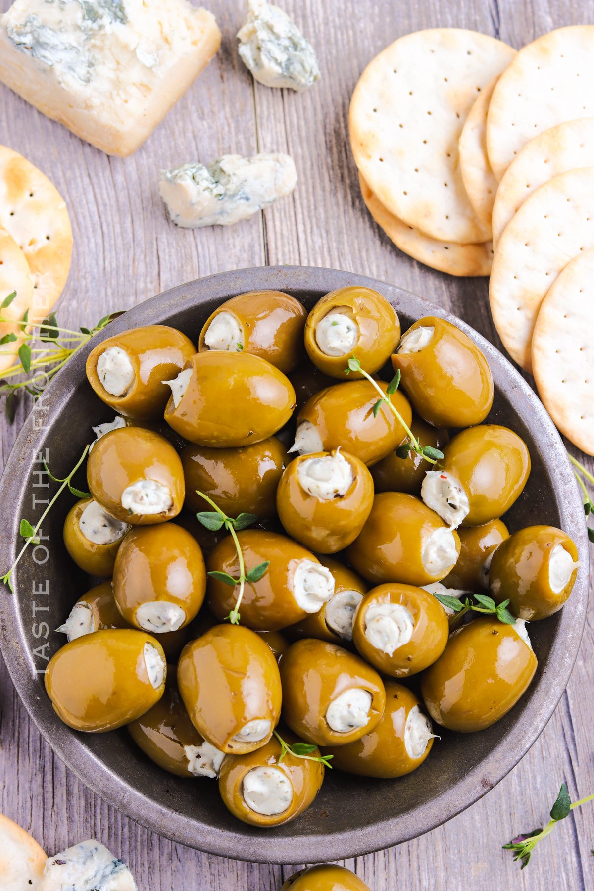 https://www.kleinworthco.com/wp-content/uploads/2022/11/Easy-Stuffed-Olives-Snack.jpg