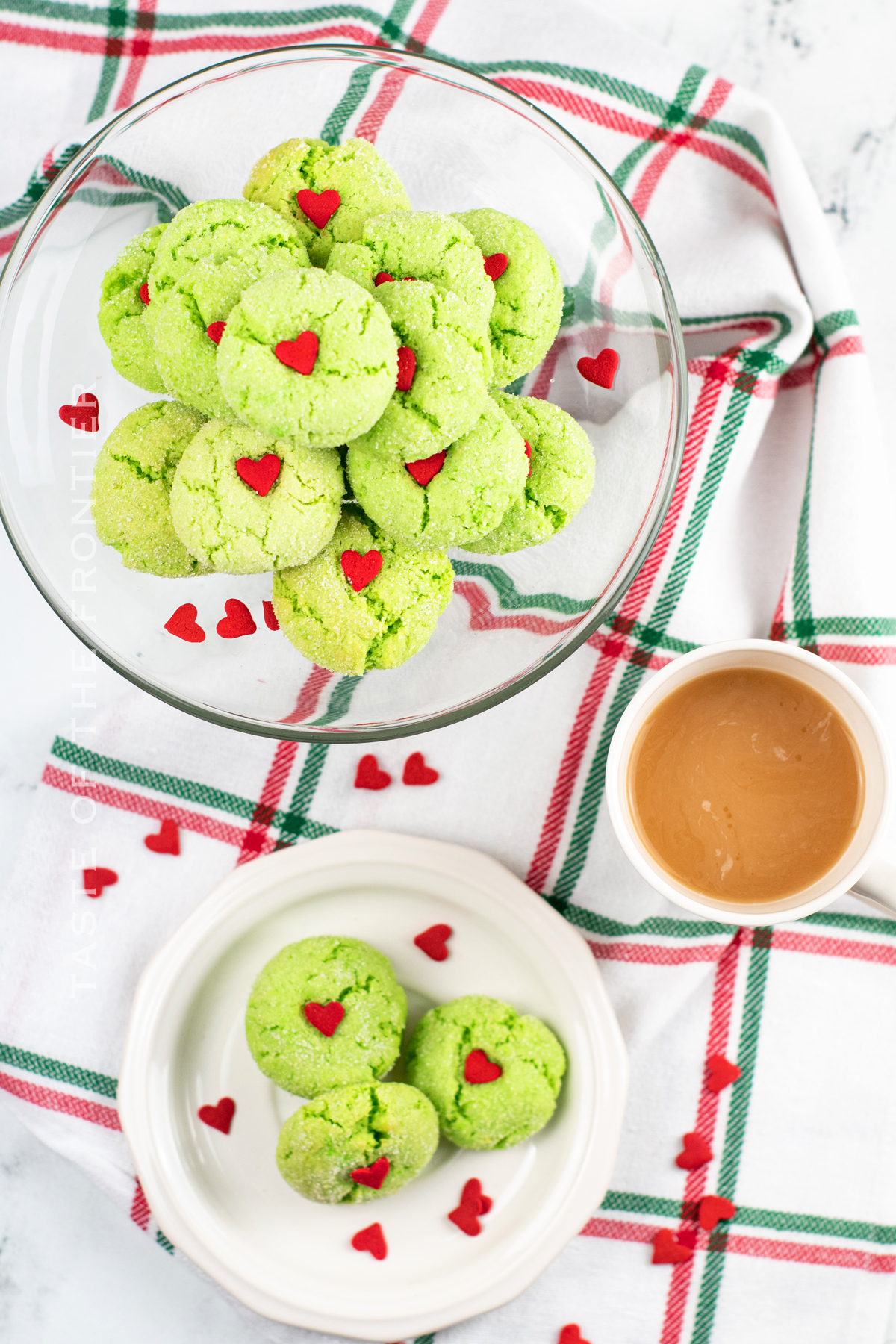 https://www.kleinworthco.com/wp-content/uploads/2022/11/Green-Grinch-crinkle-cookies-Hearts.jpg