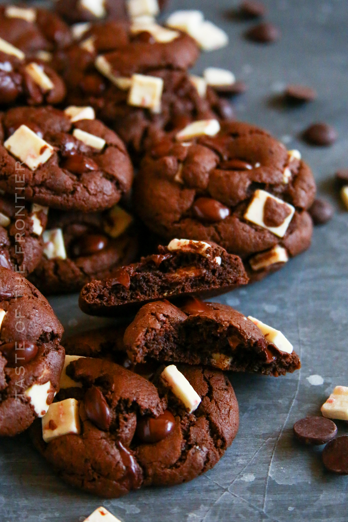 how to make Peppermint Chocolate Chunk Cookies