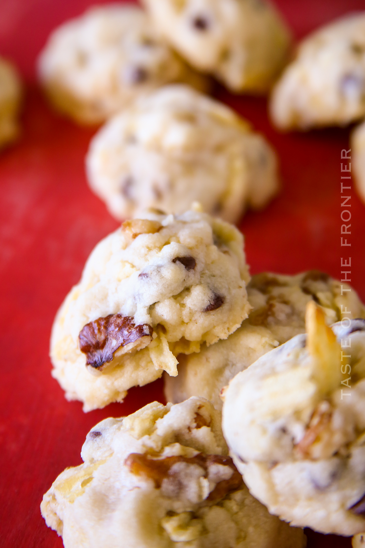 chunky cookies with walnuts and chocolate chips