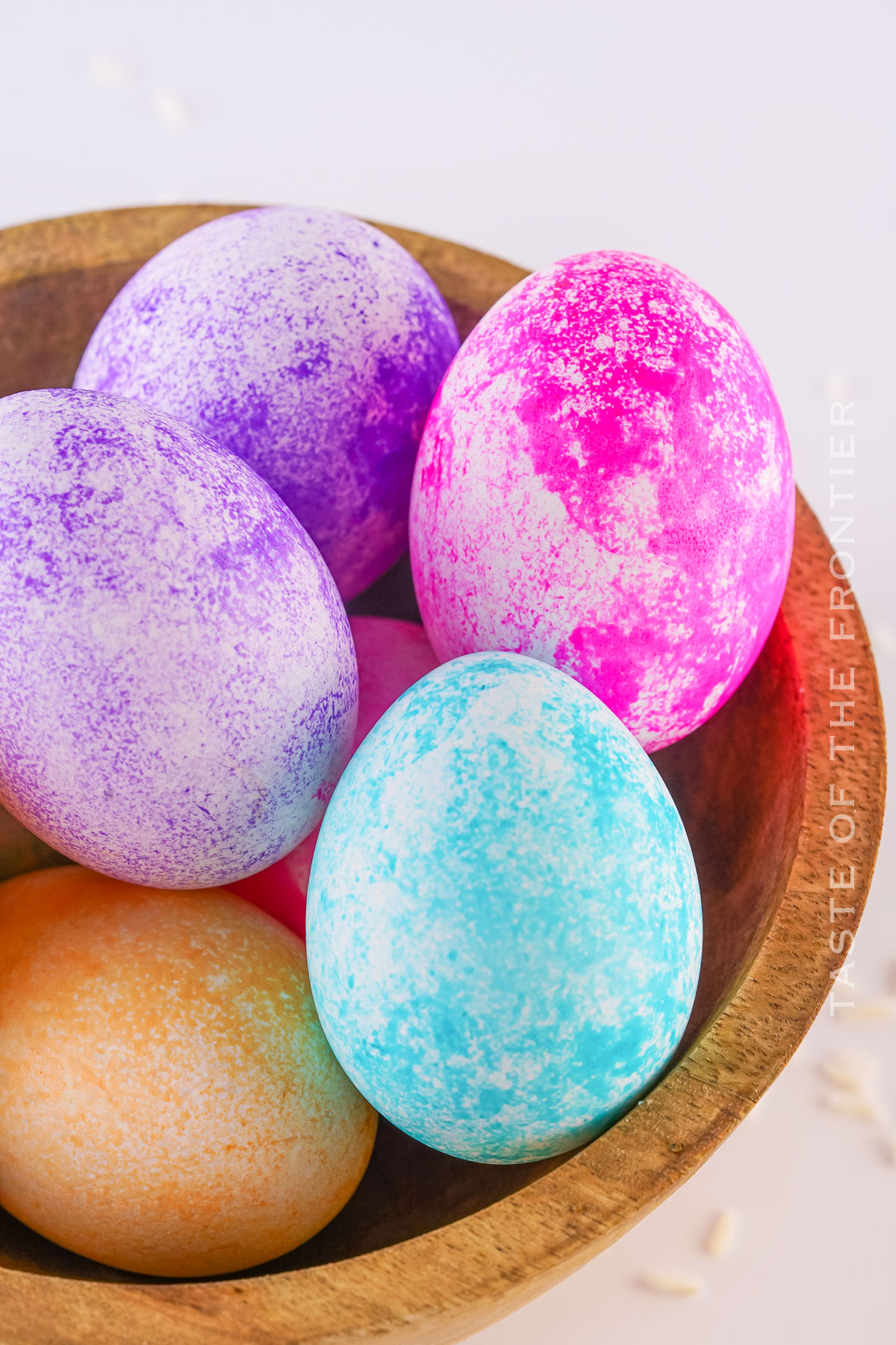 making colored easter eggs