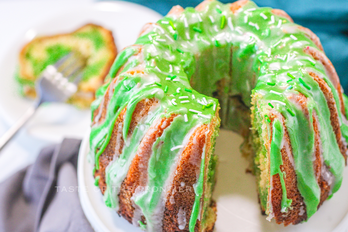 green cake icing